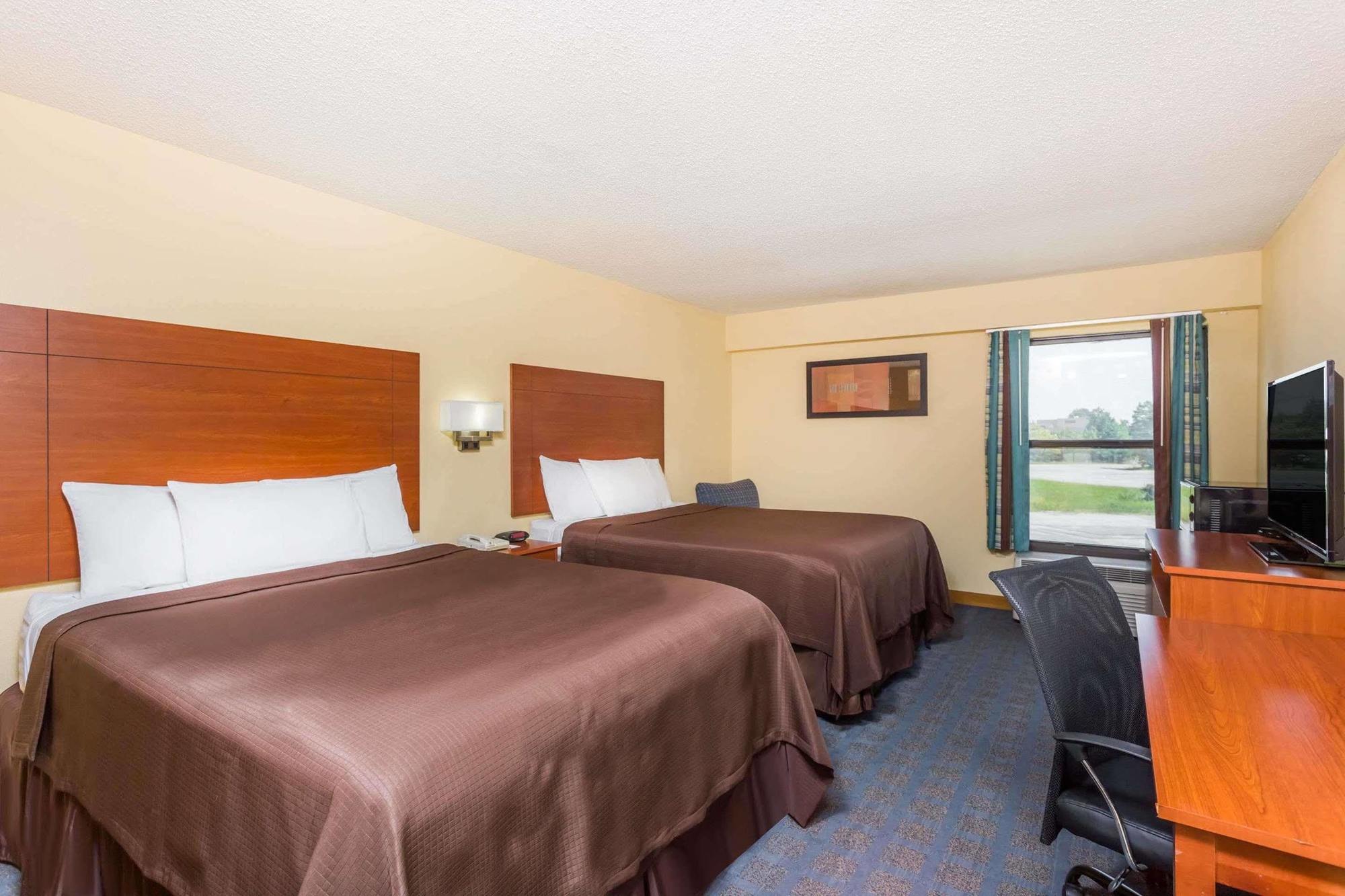 Howard Johnson By Wyndham Spartanburg Expo Center Exterior photo