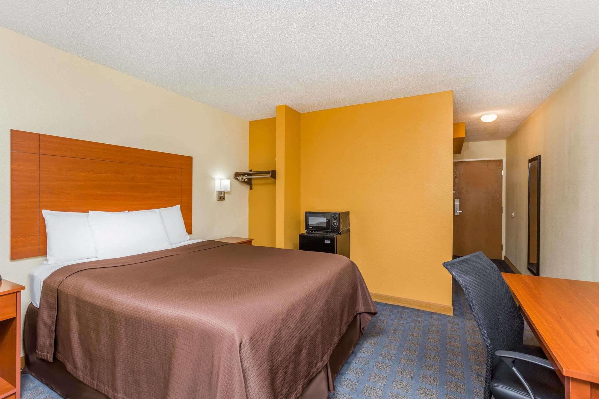 Howard Johnson By Wyndham Spartanburg Expo Center Exterior photo