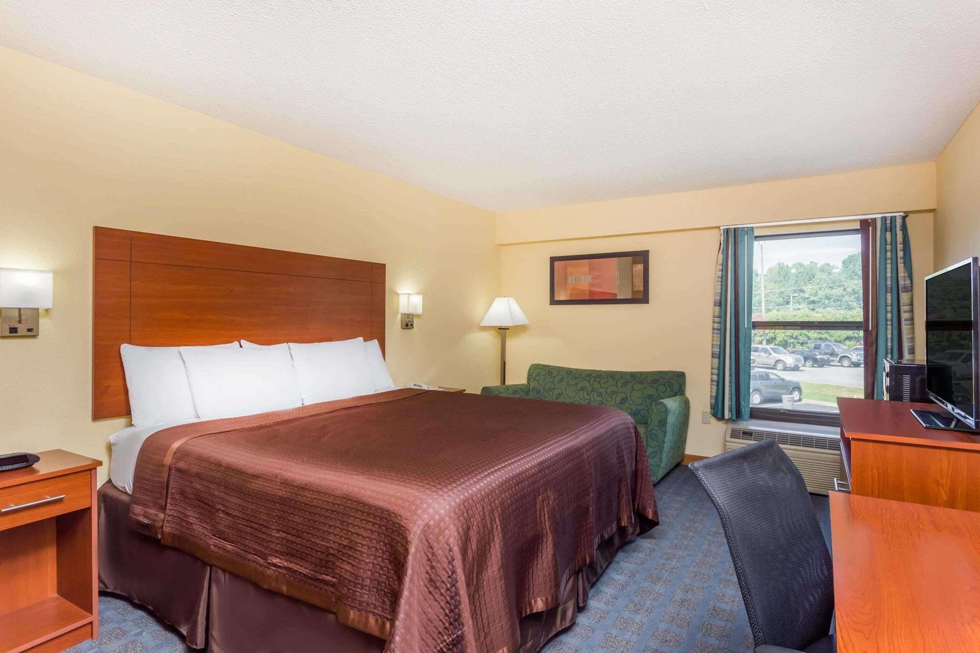 Howard Johnson By Wyndham Spartanburg Expo Center Exterior photo